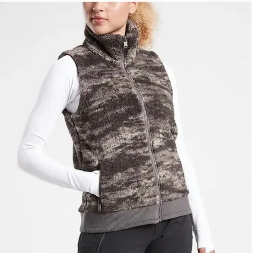 Athleta Tugga Vest Fog Camo Bluff Grey SIze M